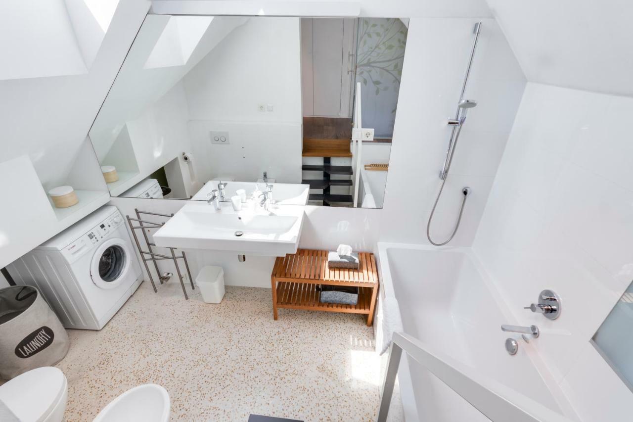 Apartma Fine *